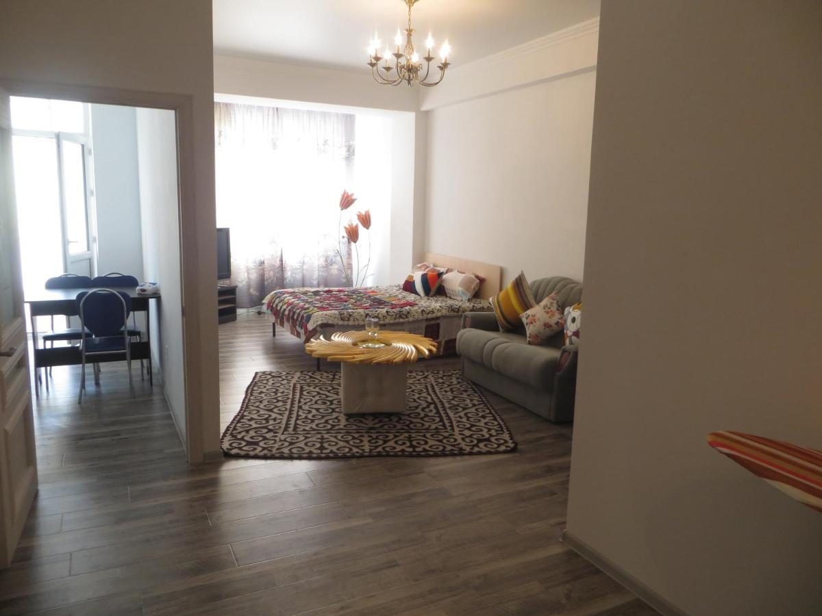 Studio Boutique Apartment Bishkek Exterior foto